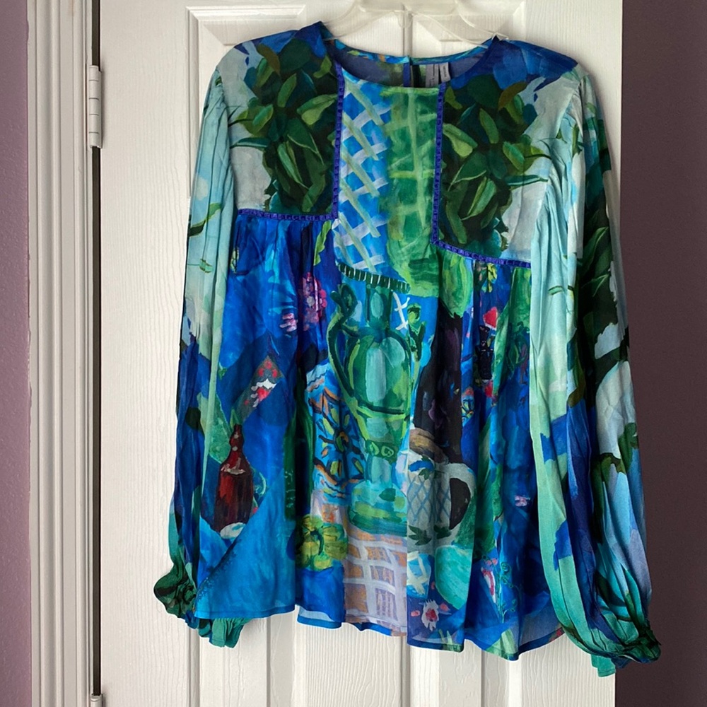 Gorgeous never been worn Anthropologie Miranda blouse size Medium.